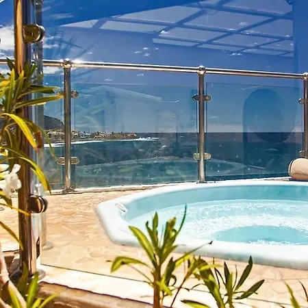 The Gomera Lounge *